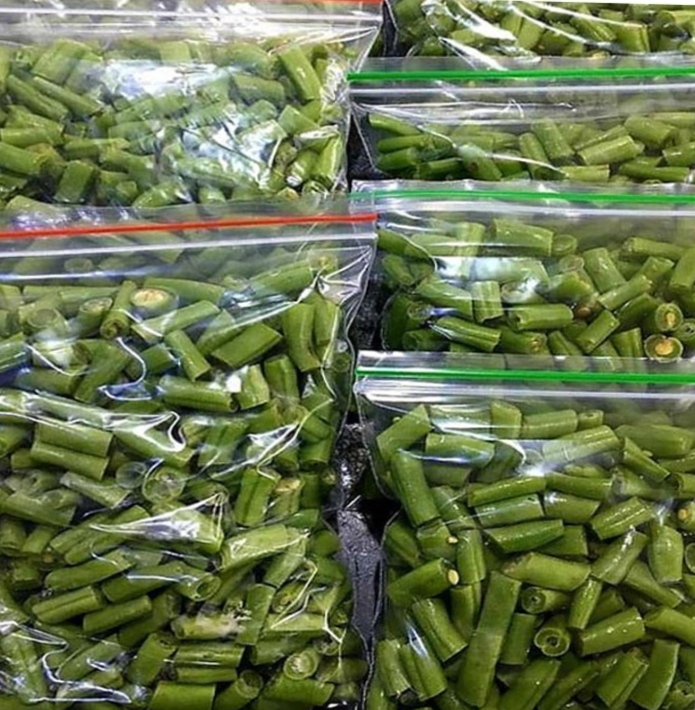 لوبیا سبز تازه و خورد شده